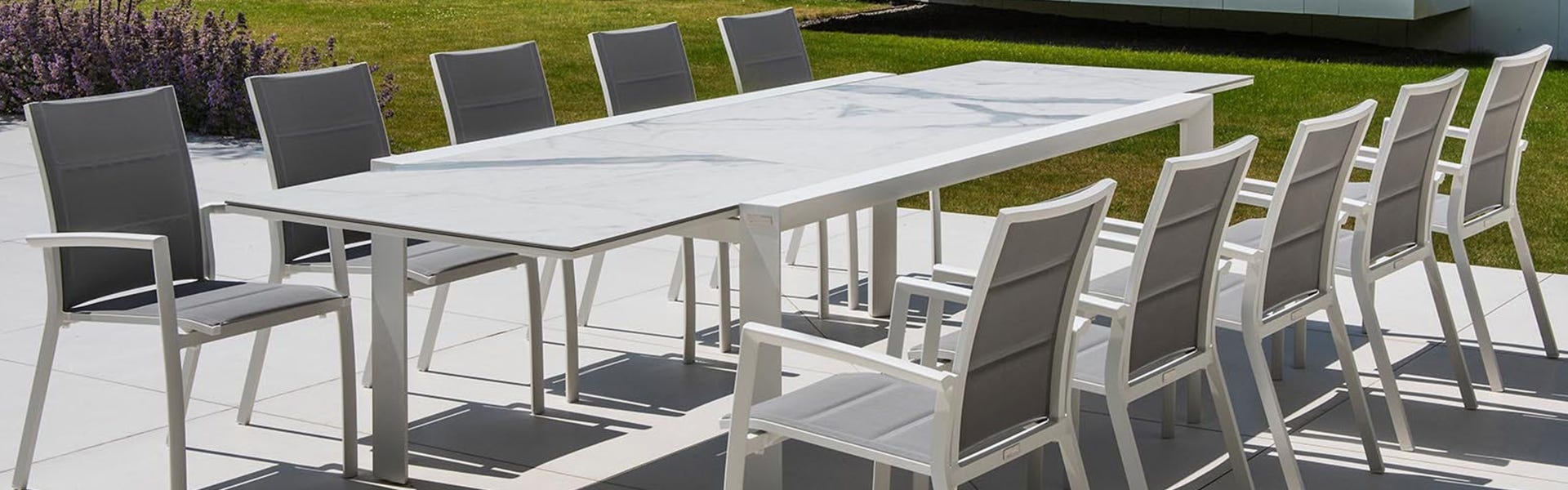 Ceramic Table with Aluminium Chairs 