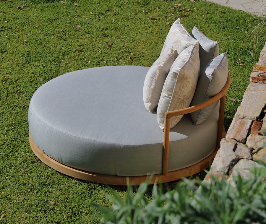 outdoor daybeds sun loungers 
