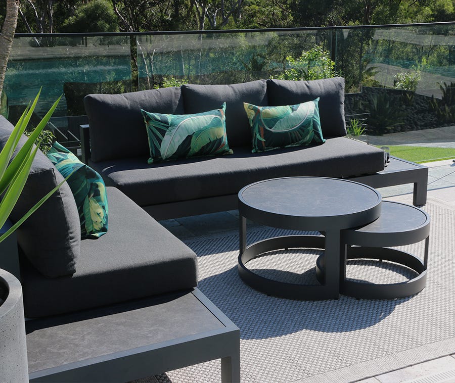 Outdoor Lounges at Outdoor Elegance